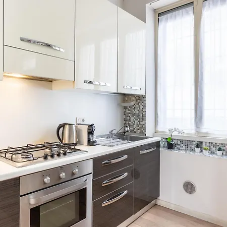 Centrale-lambrate Flat With Wi-fi And Netflix Lägenhet