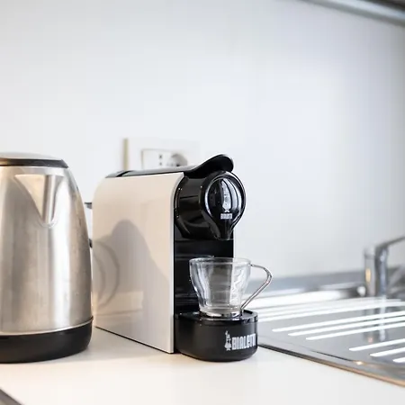 Centrale-lambrate Flat With Wi-fi And Netflix Lägenhet *